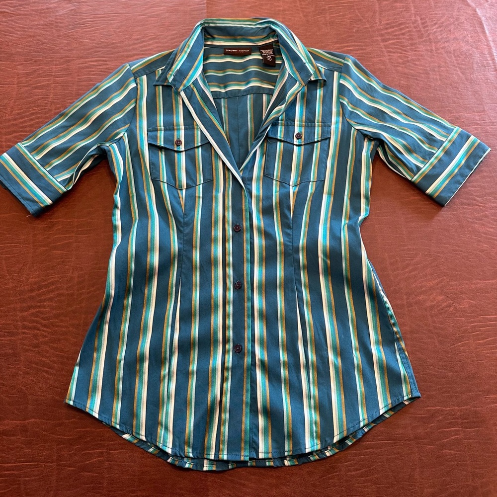 New York & Company Short Sleeve Button Down Blouse